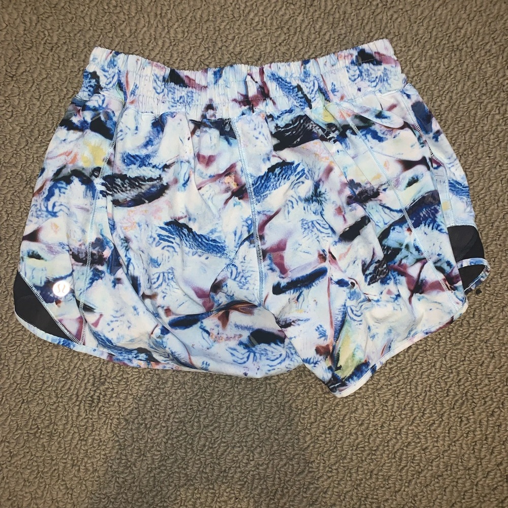 RESERVED FOR @netty_roselululemon hotty hot shorts